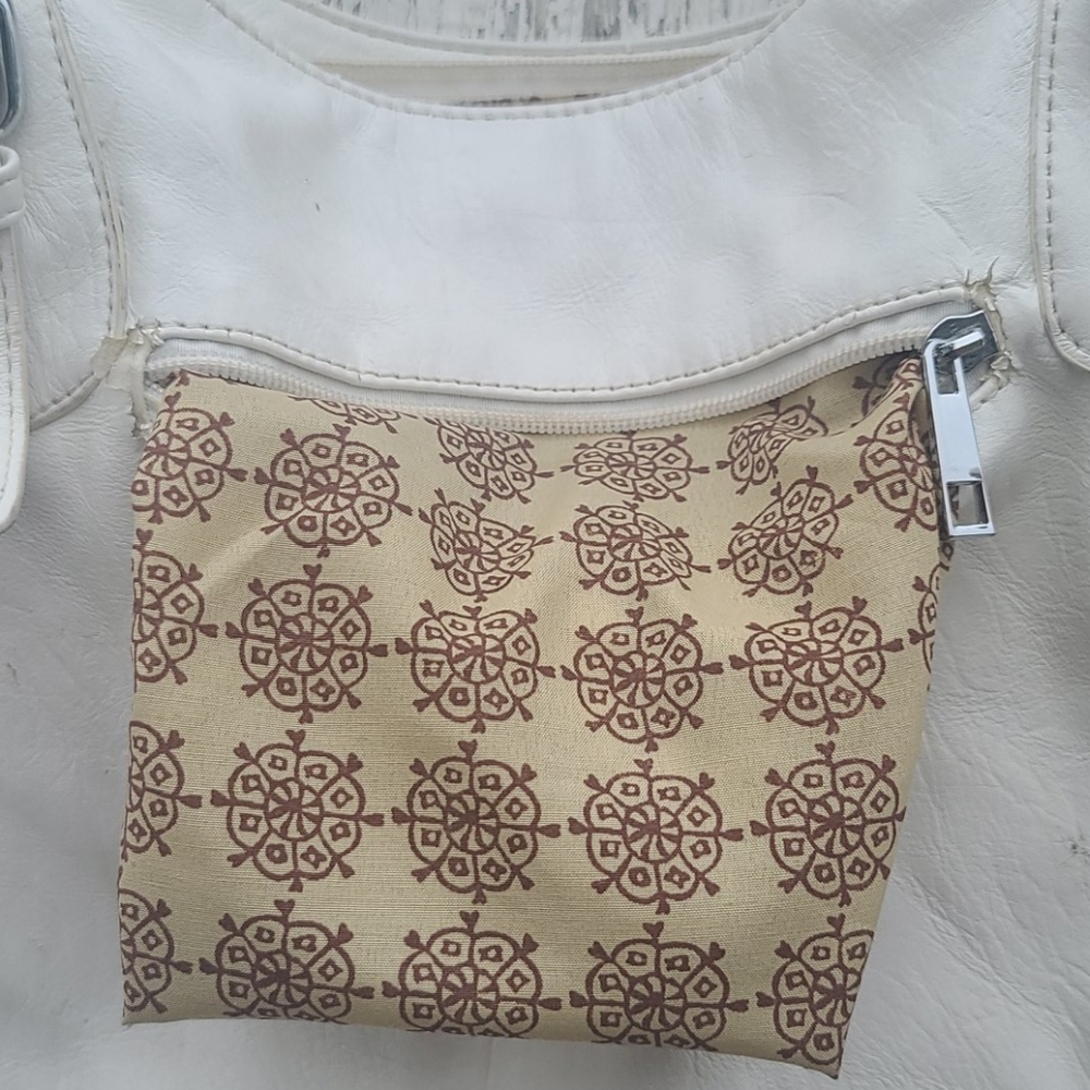 White Purse - Picture 3 of 10
